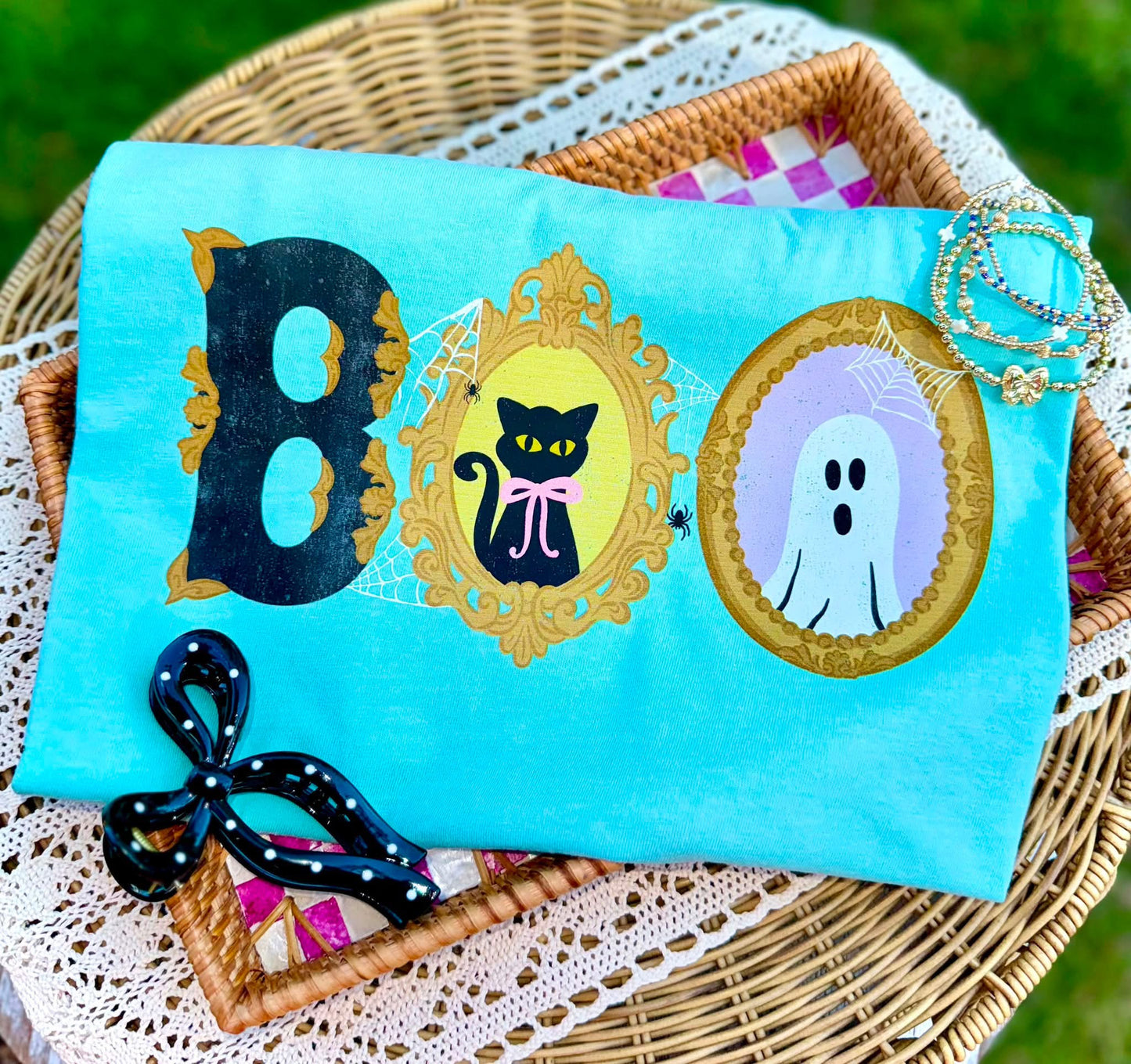 Boo frames T-shirt, or sweatshirt