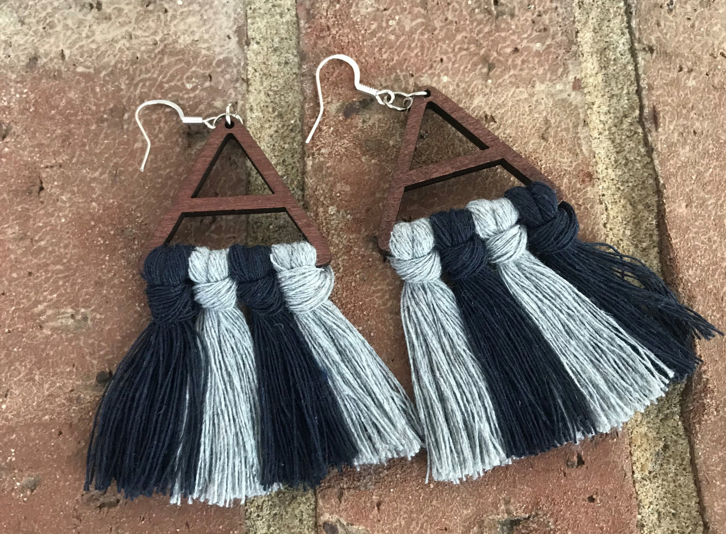 Macrame Navy/gray earrings