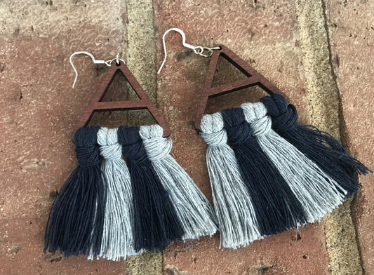 Macrame Navy/gray earrings